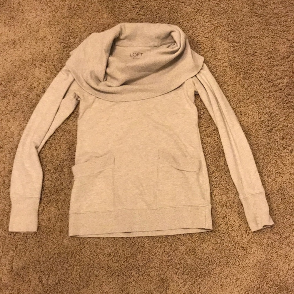 Ann Taylor LOFT. Grey sweater